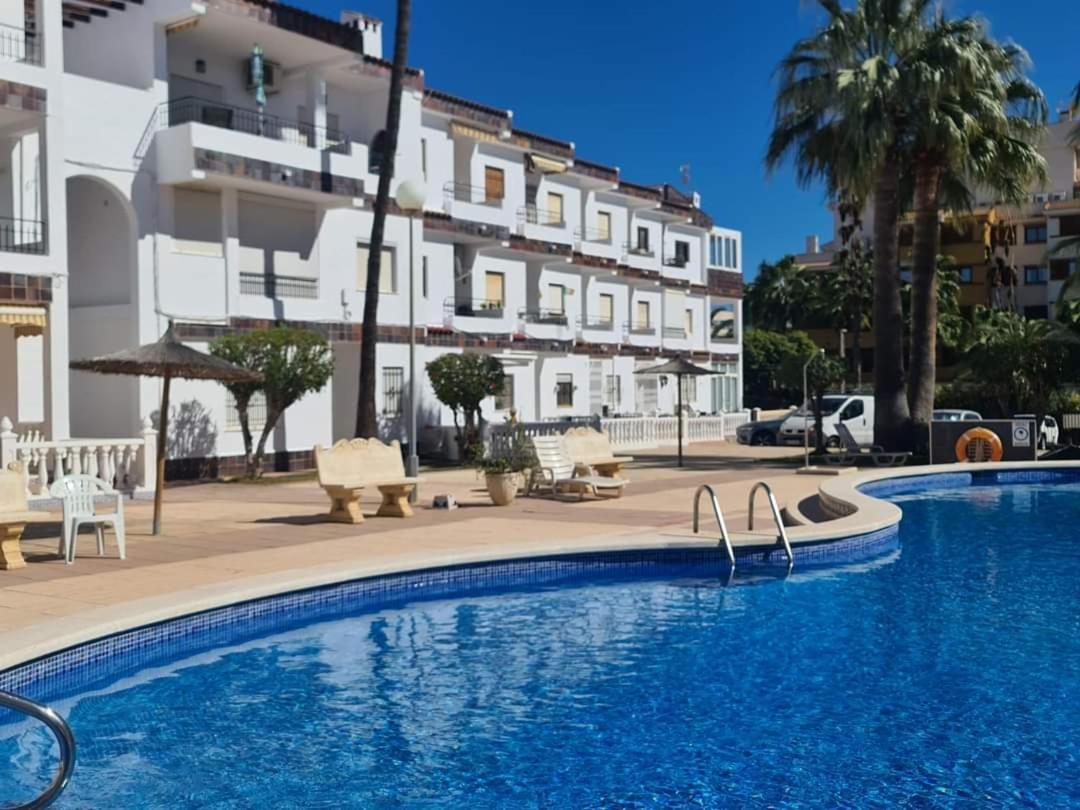 Punta Prima Pleasure With Private Parking In A Gated Community Close To The Beach Torrevieja Dış mekan fotoğraf