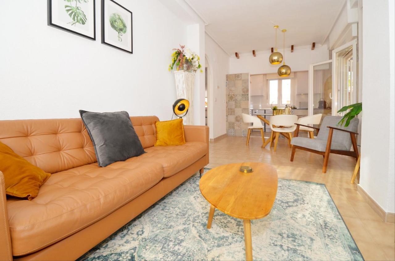 Punta Prima Pleasure With Private Parking In A Gated Community Close To The Beach Torrevieja Dış mekan fotoğraf